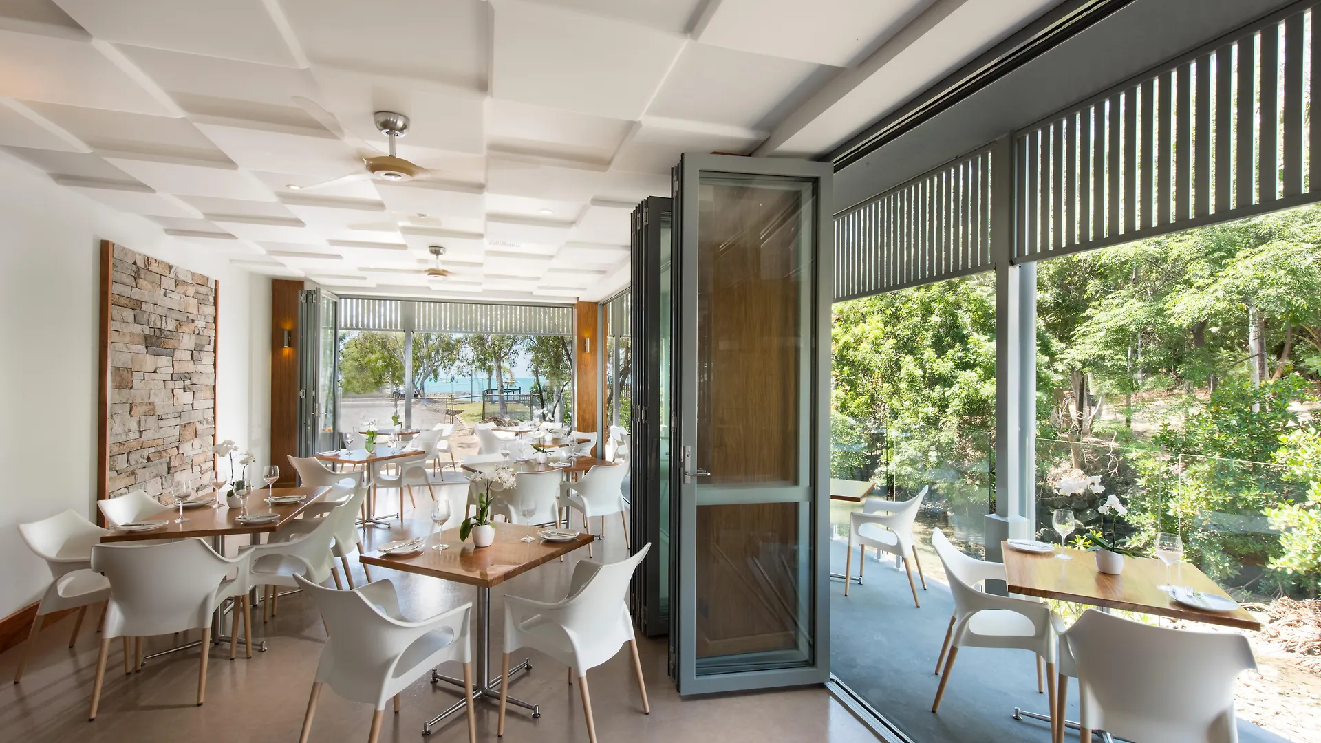 Heart Hotel And Gallery Whitsundays Airlie Beach