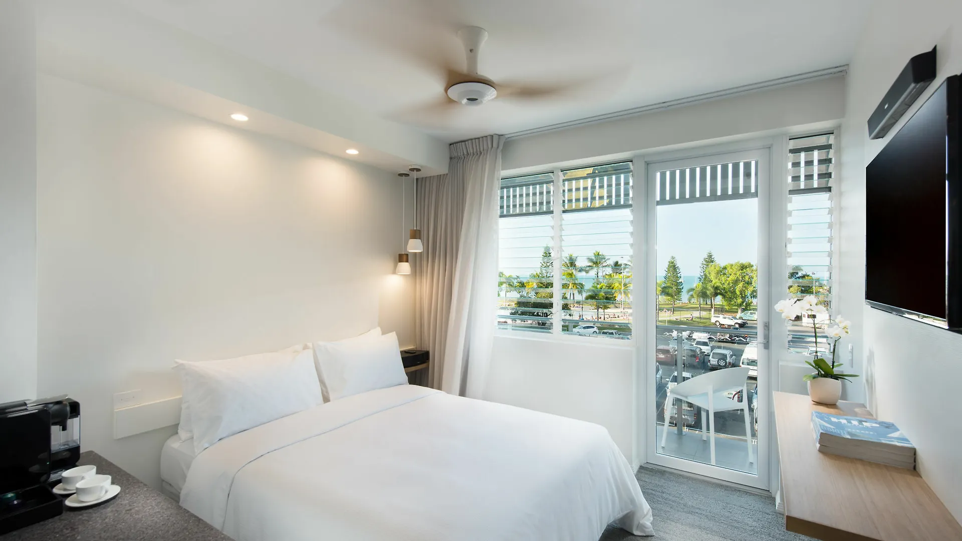 Heart Hotel And Gallery Whitsundays Airlie Beach